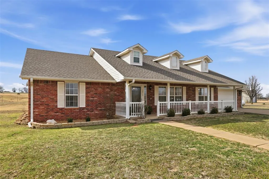 Photo 2 — 1415 N Santa Fe Road, Davenport, OK 74026