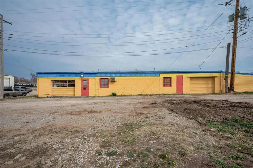 Photo 5 — 2216 SW 14th Street, Oklahoma City, OK 73108