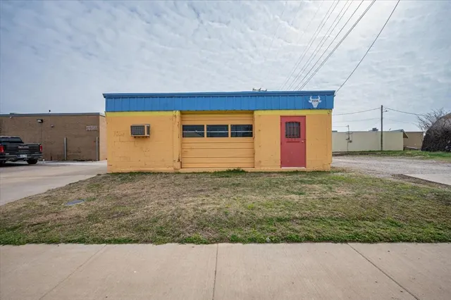Photo 6 — 2216 SW 14th Street, Oklahoma City, OK 73108