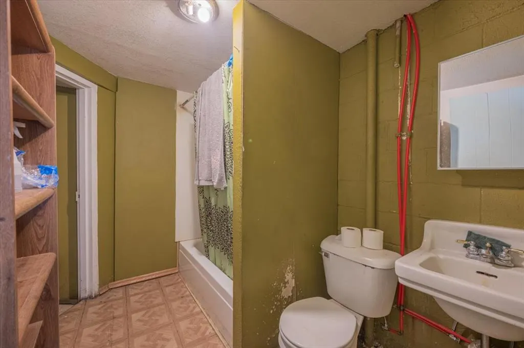 Photo 11 — 2216 SW 14th Street, Oklahoma City, OK 73108