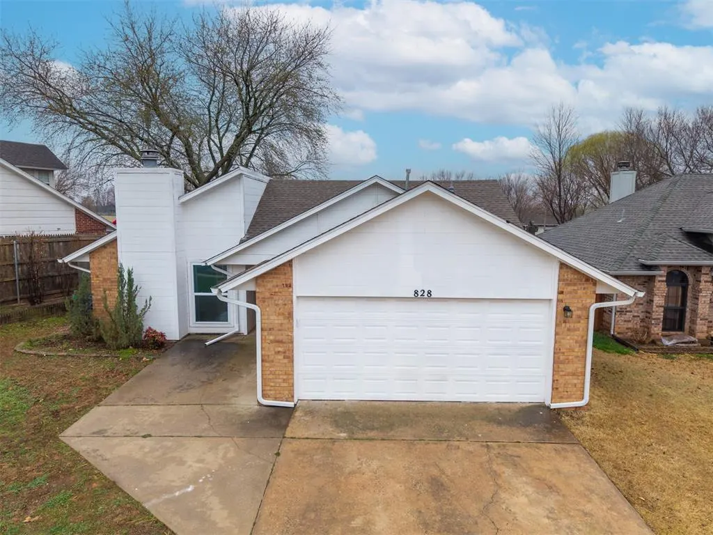 Front exterior — 828 Golden Eagle Drive, Norman, OK 73072