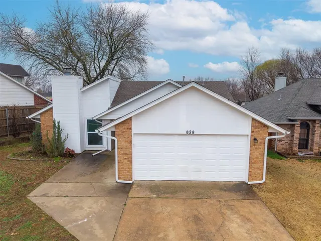 Front exterior — 828 Golden Eagle Drive, Norman, OK 73072