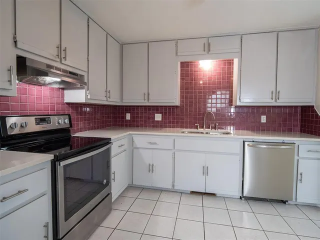 Photo 7 — 828 Golden Eagle Drive, Norman, OK 73072