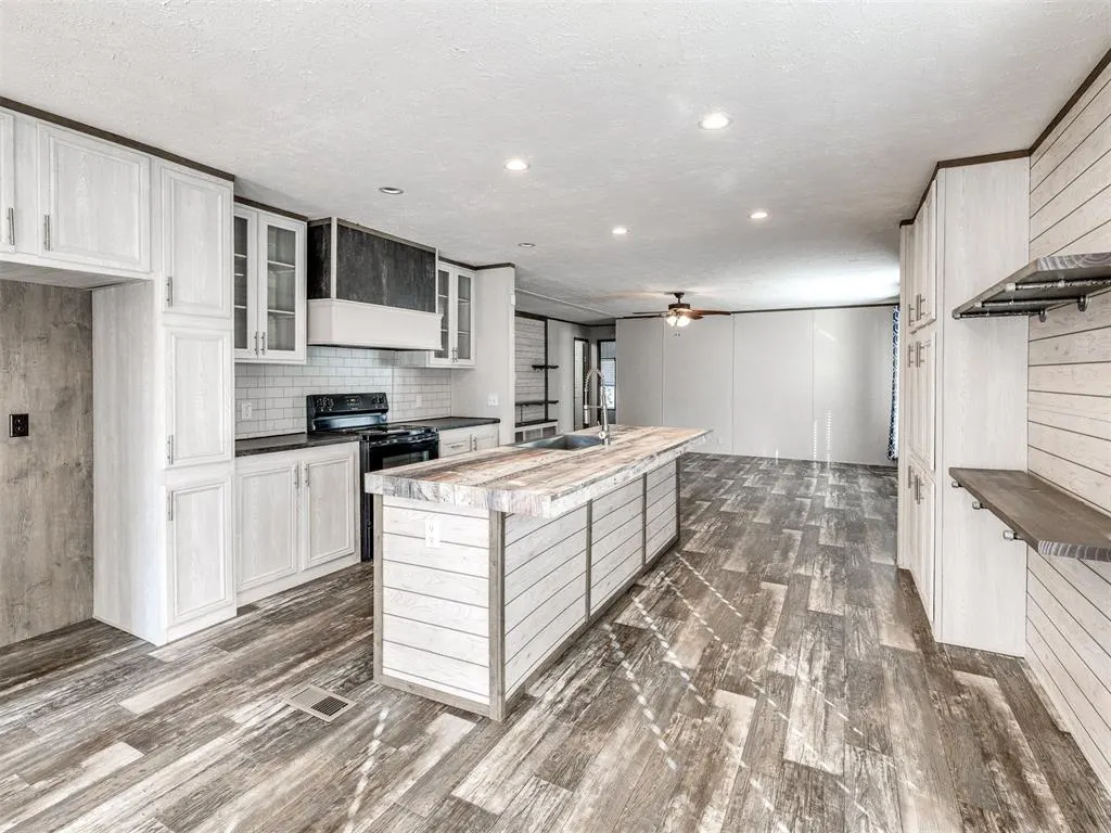 Photo 14 — 3063 E 108th Road, Wellston, OK 74881