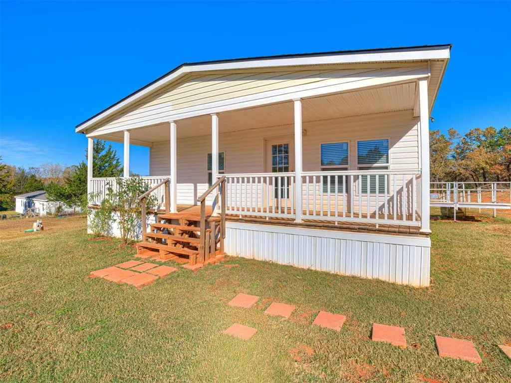 Photo 2 — 3063 E 108th Road, Wellston, OK 74881