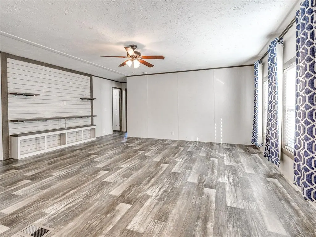 Photo 5 — 3063 E 108th Road, Wellston, OK 74881