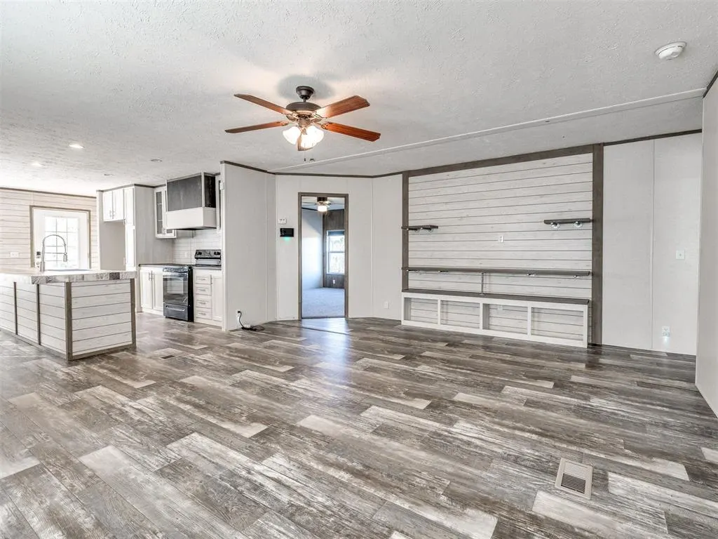 Photo 10 — 3063 E 108th Road, Wellston, OK 74881