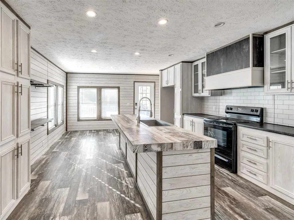 Photo 11 — 3063 E 108th Road, Wellston, OK 74881