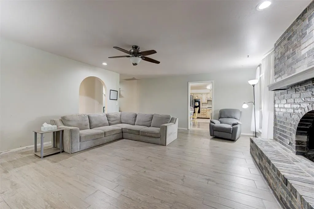 Photo 5 — 7612 Brookside Drive, Oklahoma City, OK 73132