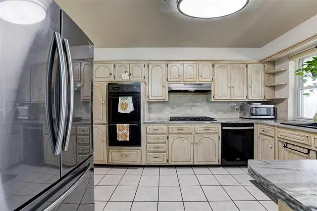 Photo 8 — 7612 Brookside Drive, Oklahoma City, OK 73132