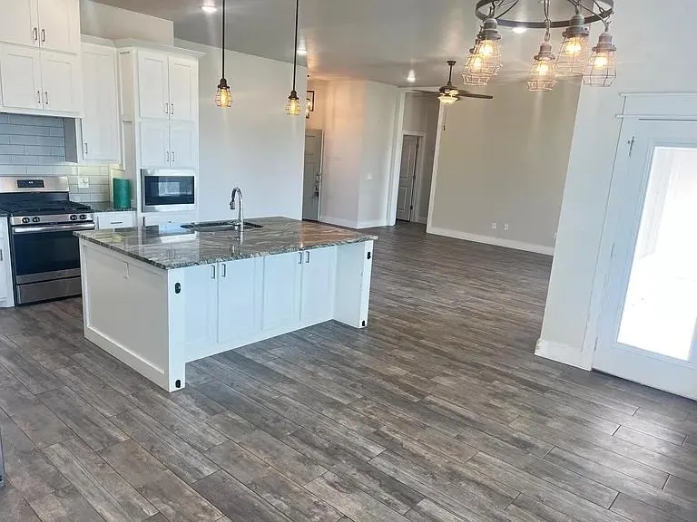 Photo 2 — 8212 NW 151st Street, Edmond, OK 73013