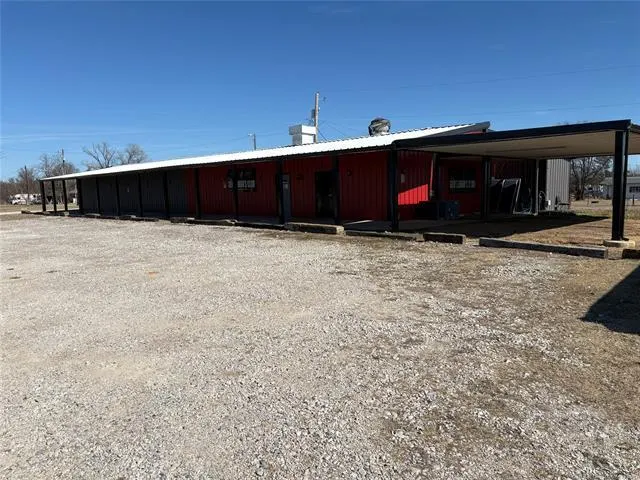 Photo 2 — 1704 E Highway 70 Highway, Kingston, OK 73439