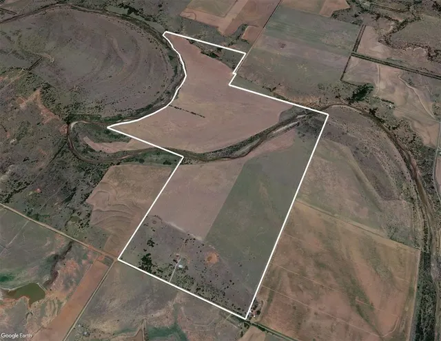 Photo 4 — 27214 E County Road 1430 Road, Mangum, OK 73554