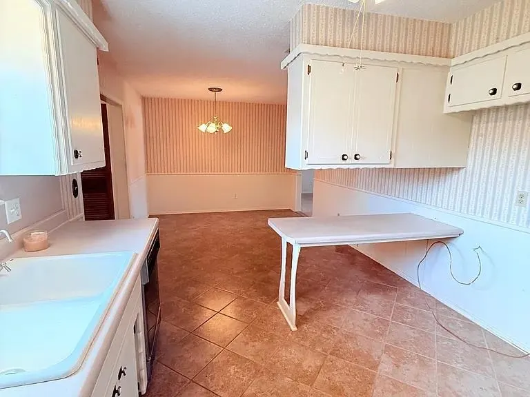 Photo 5 — 7708 S Miller Boulevard, Oklahoma City, OK 73159