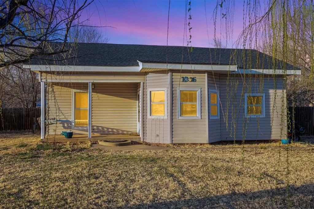 Photo 3 — 1305 W 6th Street, Elk City, OK 73644