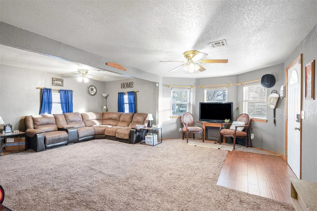 Photo 6 — 1305 W 6th Street, Elk City, OK 73644