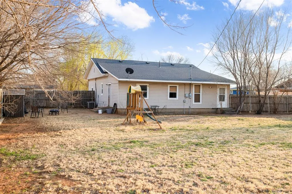 Photo 22 — 1305 W 6th Street, Elk City, OK 73644