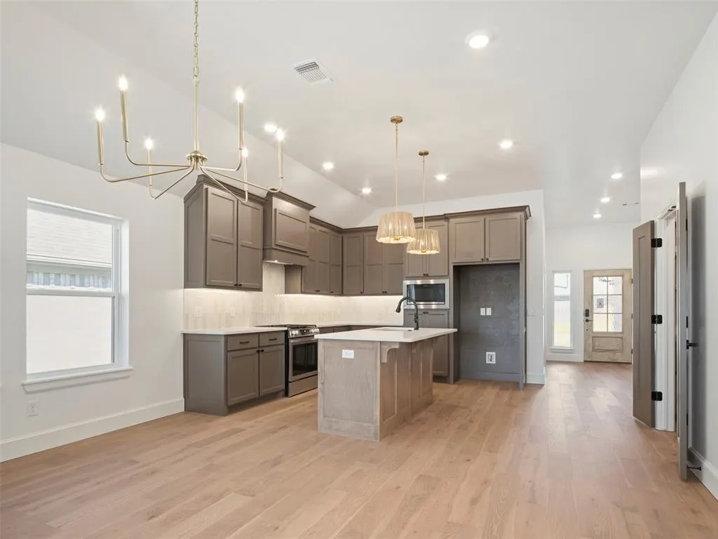 Photo 9 — 1428 SW 163rd Street, Oklahoma City, OK 73170