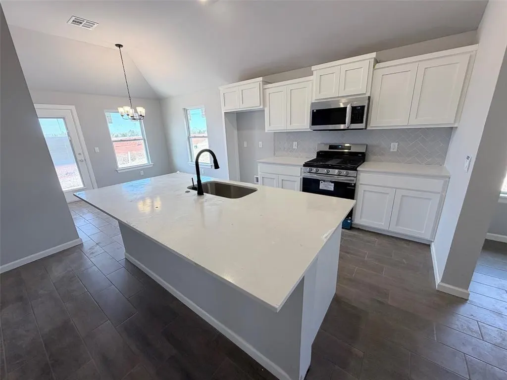 Photo 4 — 19633 Ferris Drive, Edmond, OK 73012