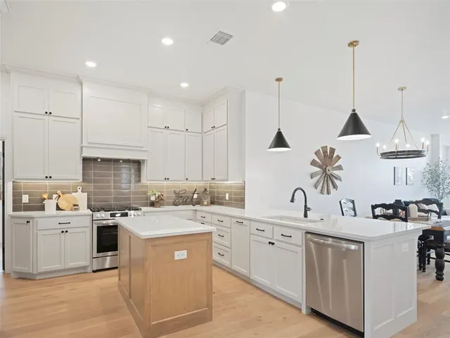 Photo 7 — 16305 Dakota Drive, Oklahoma City, OK 73170