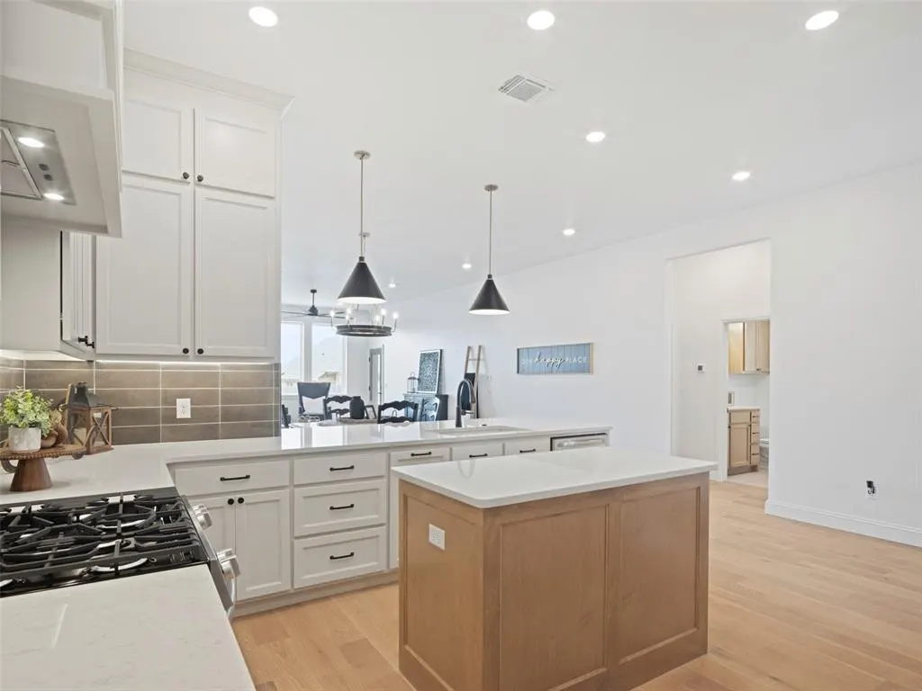 Photo 10 — 16305 Dakota Drive, Oklahoma City, OK 73170