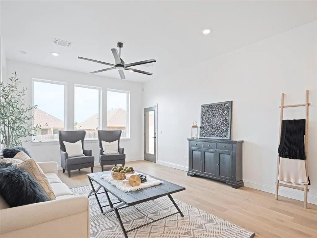Photo 15 — 16305 Dakota Drive, Oklahoma City, OK 73170