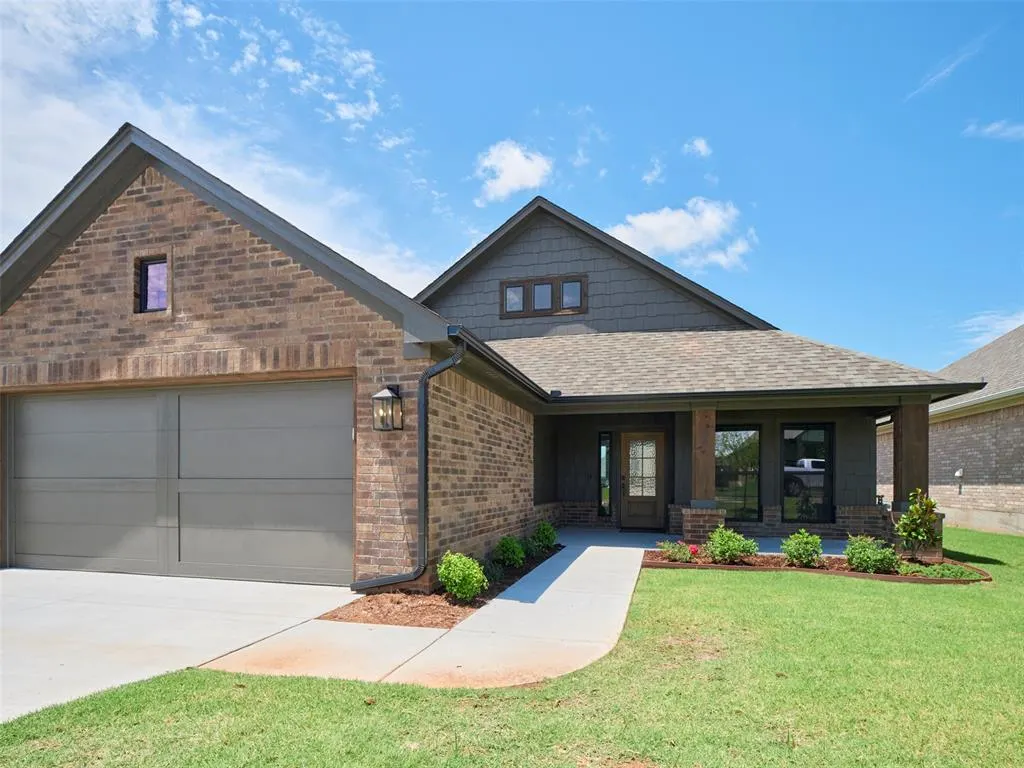 Photo 2 — 16305 Dakota Drive, Oklahoma City, OK 73170