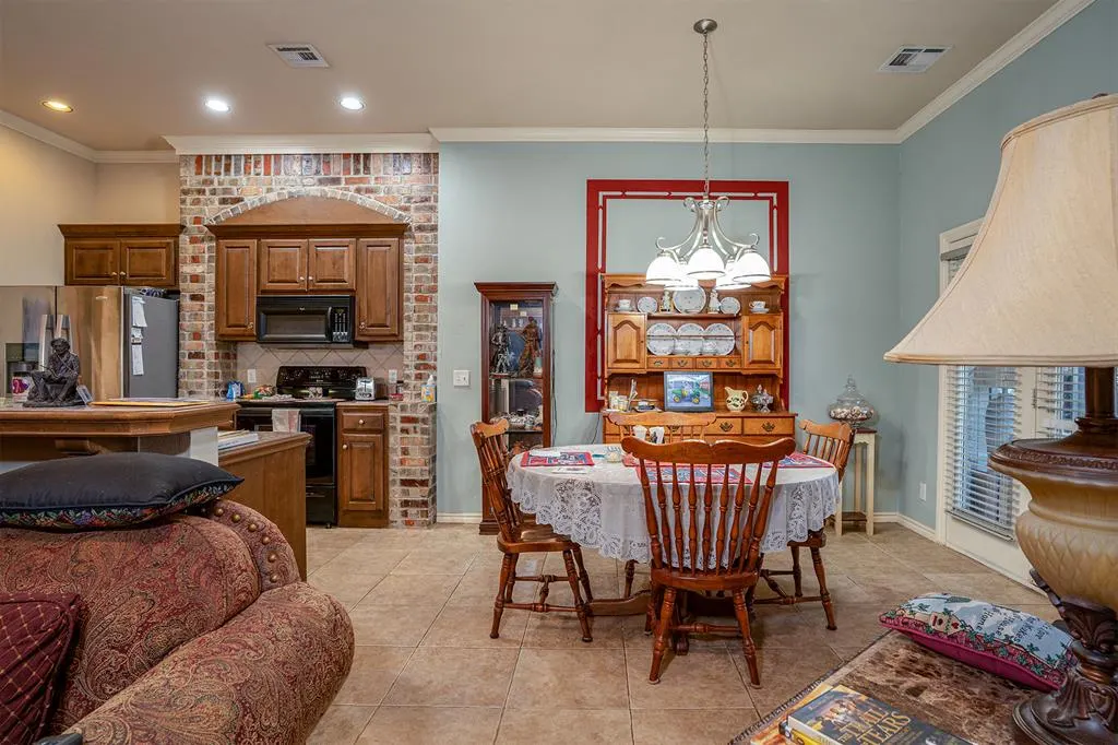 Photo 9 — 339 Butterfield Trail, Edmond, OK 73003
