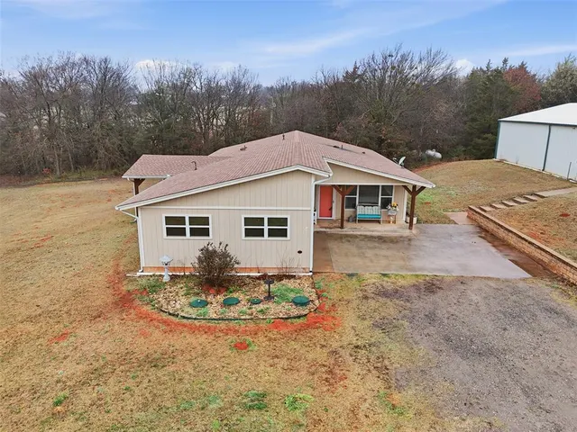 Photo 5 — 3708 Floyd Cox Drive, Norman, OK 73026
