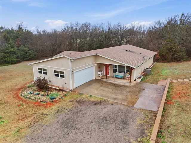 Photo 6 — 3708 Floyd Cox Drive, Norman, OK 73026