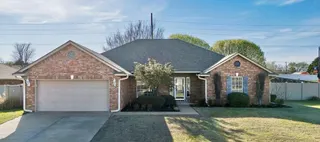 Sold home at 542 Lakeside Court