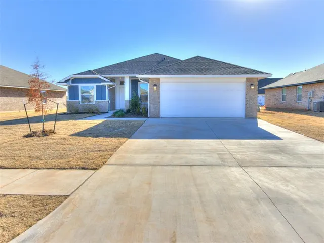 Photo 2 — 1012 SE 16th Terrace, Newcastle, OK 73065
