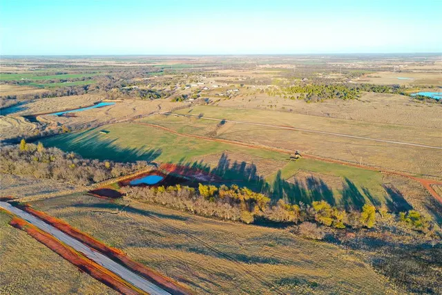Photo 3 — Prairie Wolf Dr. Drive 55B, Cashion, OK 73016
