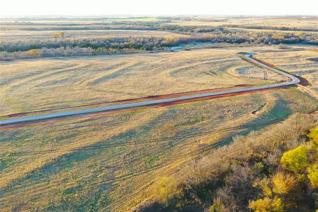 Photo 5 — Prairie Wolf Dr. Drive 55B, Cashion, OK 73016