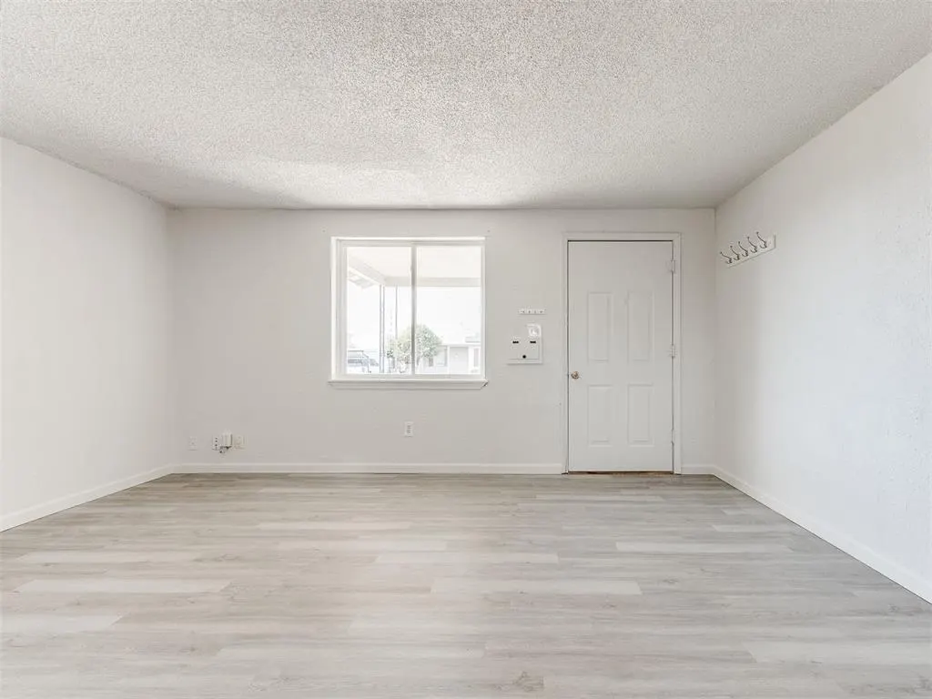 Photo 12 — 1104 Stansell Drive, Midwest City, OK 73110