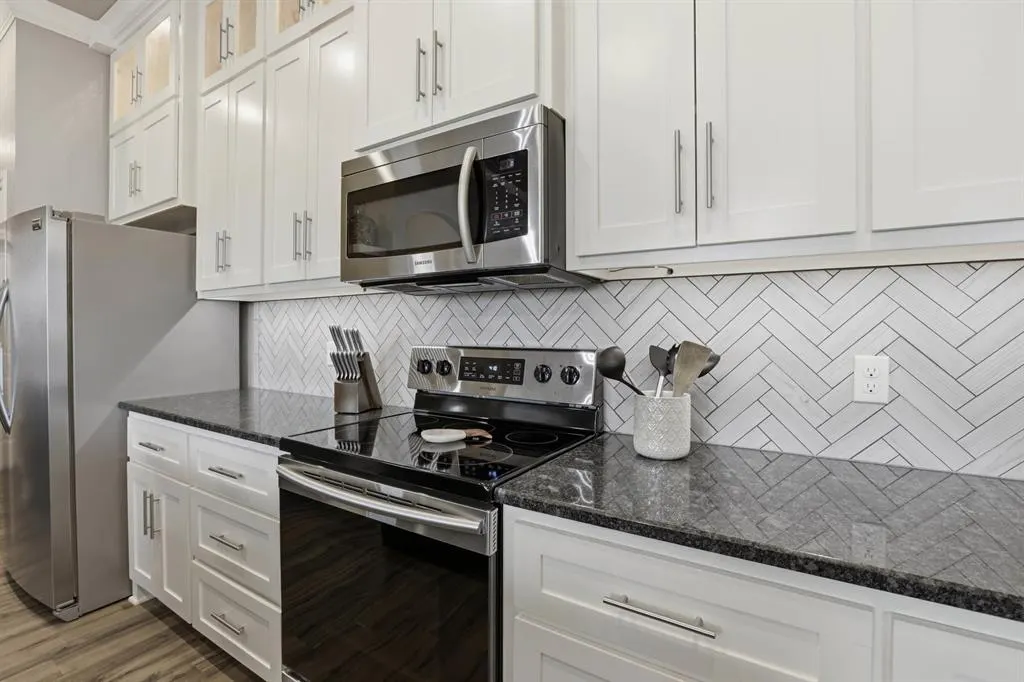 Photo 13 — 29937 Jade Street, Cashion, OK 73016