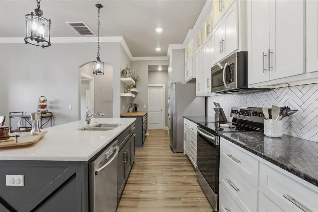 Photo 14 — 29937 Jade Street, Cashion, OK 73016