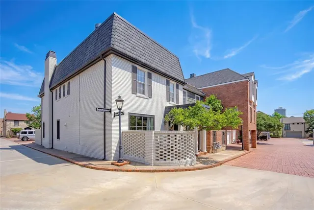 Photo 3 — 6456 Brandywine Lane, Oklahoma City, OK 73116
