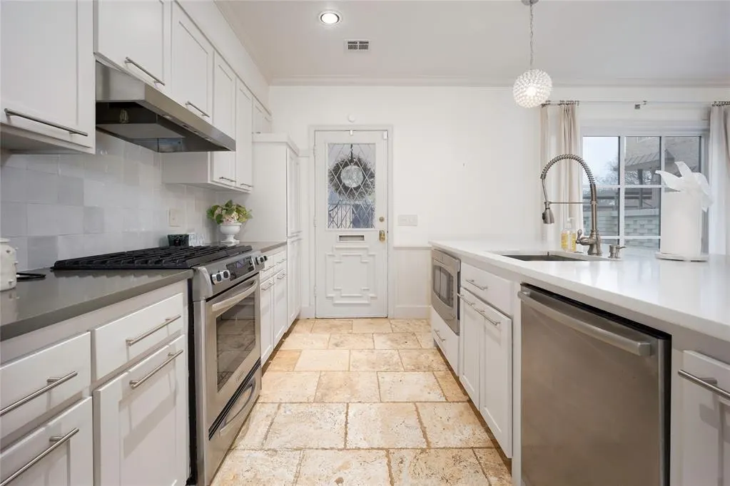 Photo 11 — 6456 Brandywine Lane, Oklahoma City, OK 73116