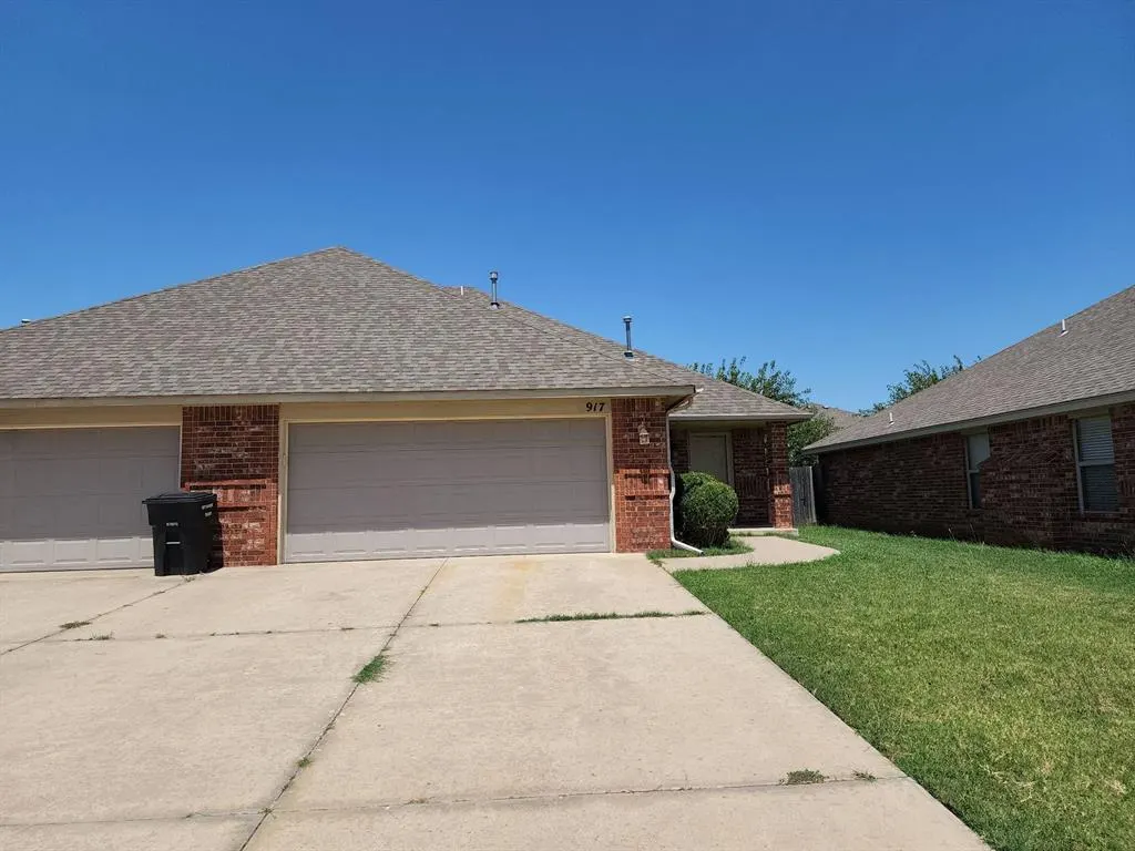 Photo 2 — 917 SW 37th Street 919, Moore, OK 73160