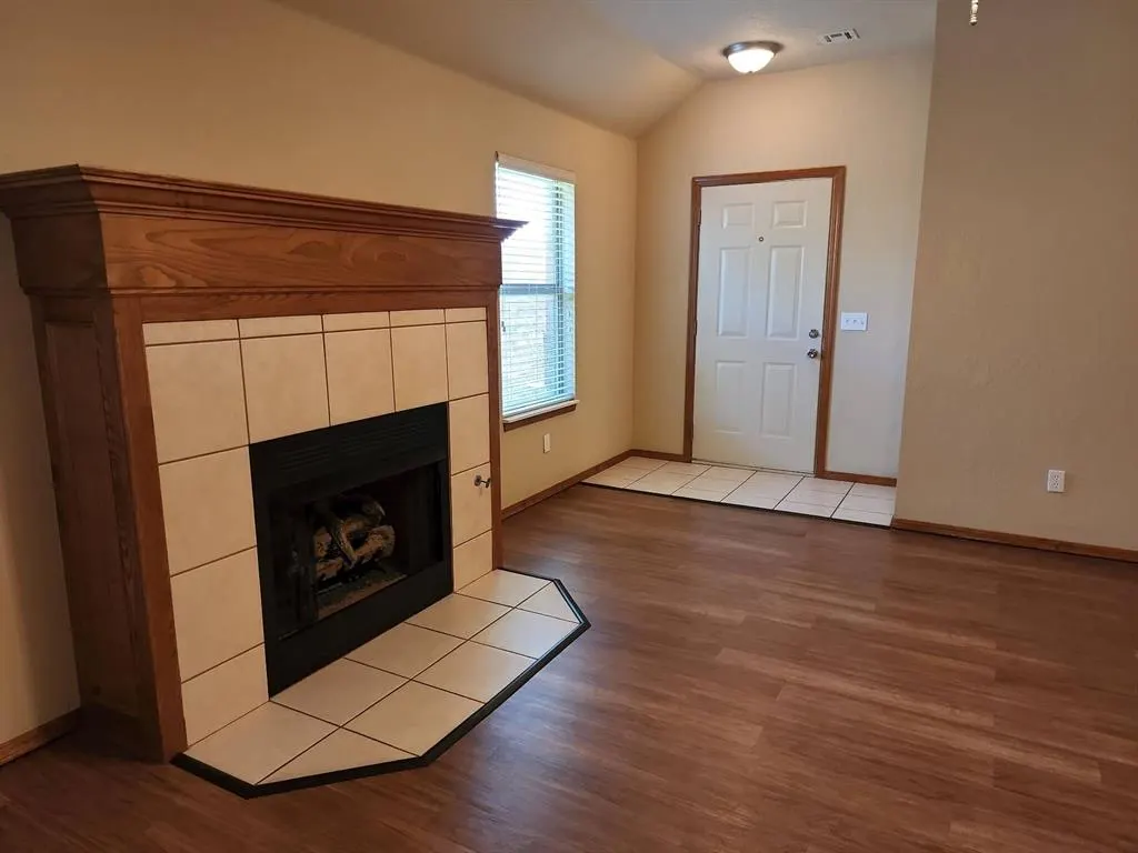 Photo 4 — 917 SW 37th Street 919, Moore, OK 73160