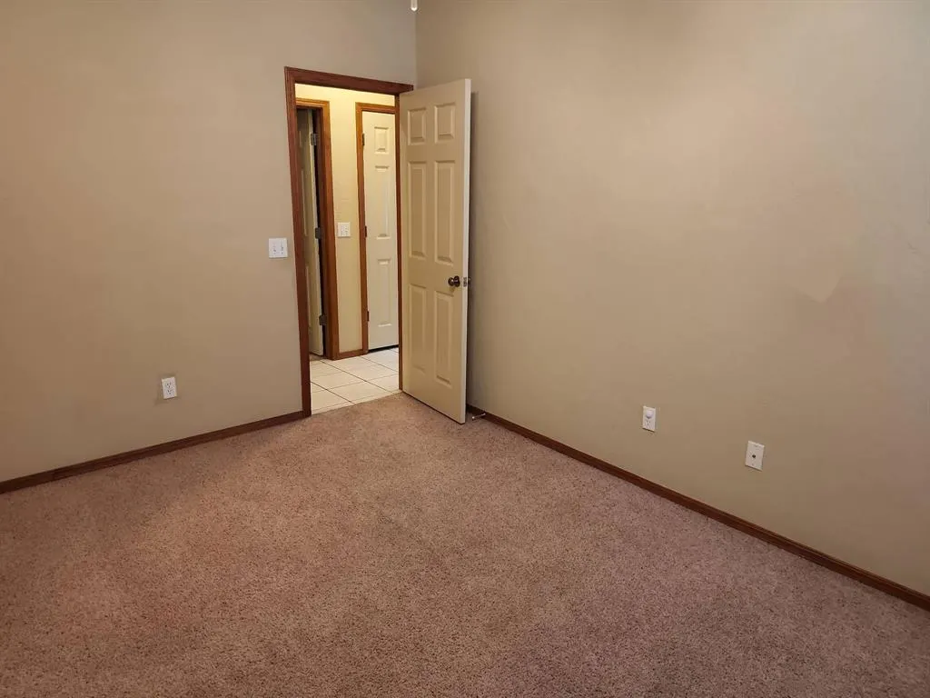 Photo 14 — 917 SW 37th Street 919, Moore, OK 73160