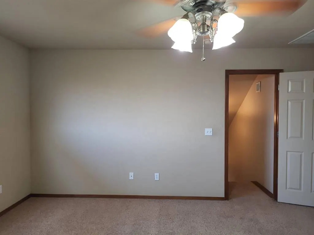 Photo 16 — 917 SW 37th Street 919, Moore, OK 73160