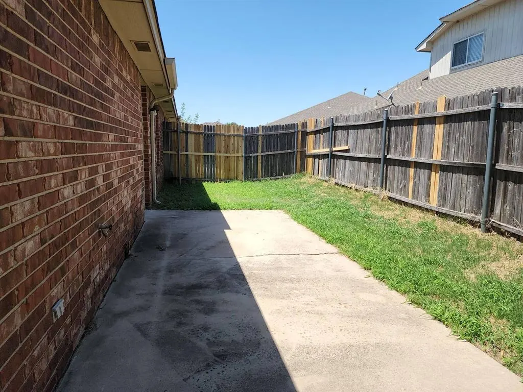 Photo 23 — 917 SW 37th Street 919, Moore, OK 73160