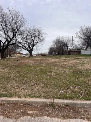 Sold home at 820 N Admire Avenue