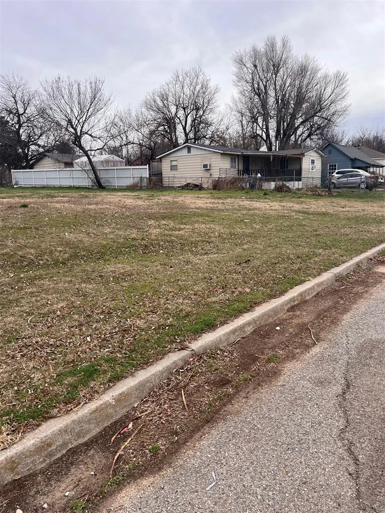 Photo 8 — 820 N Admire Avenue, El Reno, OK 73036
