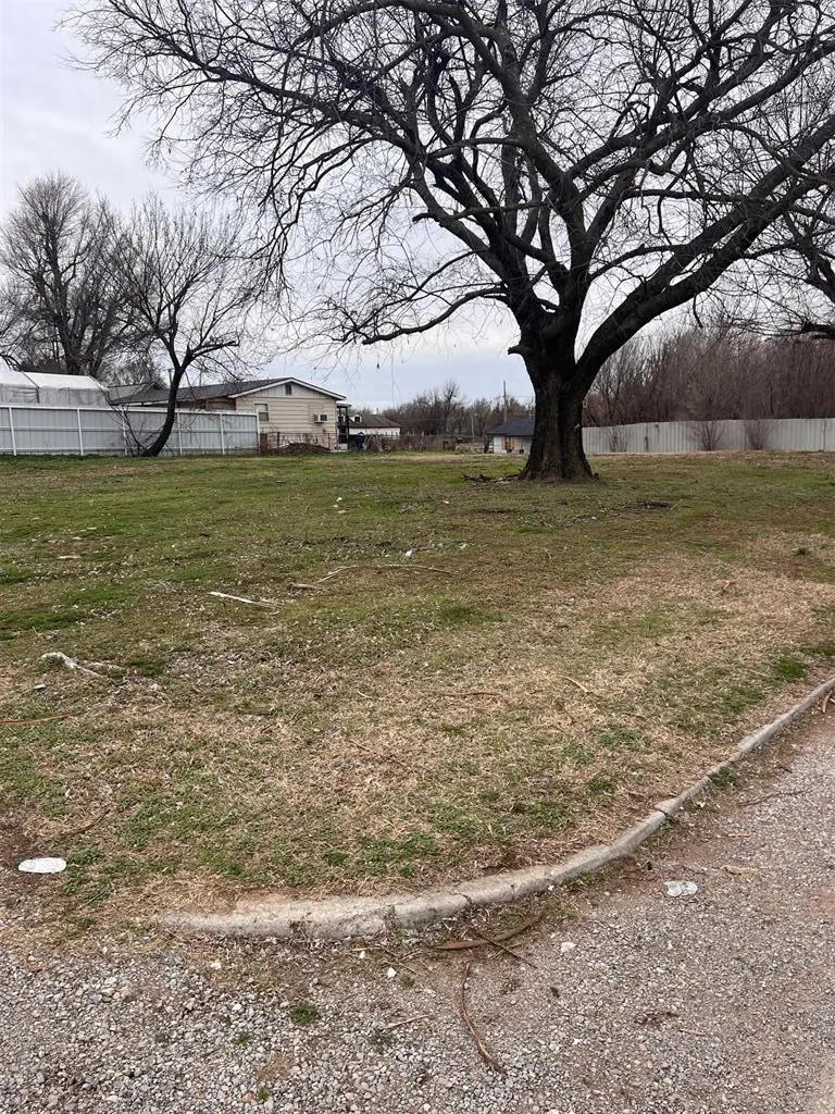 Photo 11 — 820 N Admire Avenue, El Reno, OK 73036
