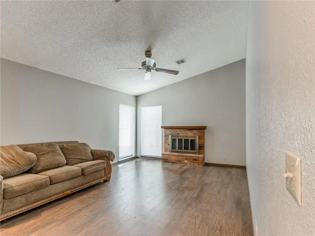 Photo 6 — 1220 Sequoyah Street A, Edmond, OK 73003