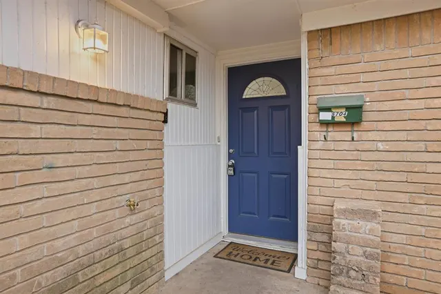 Photo 2 — 5704 NW 33rd Street, Oklahoma City, OK 73122
