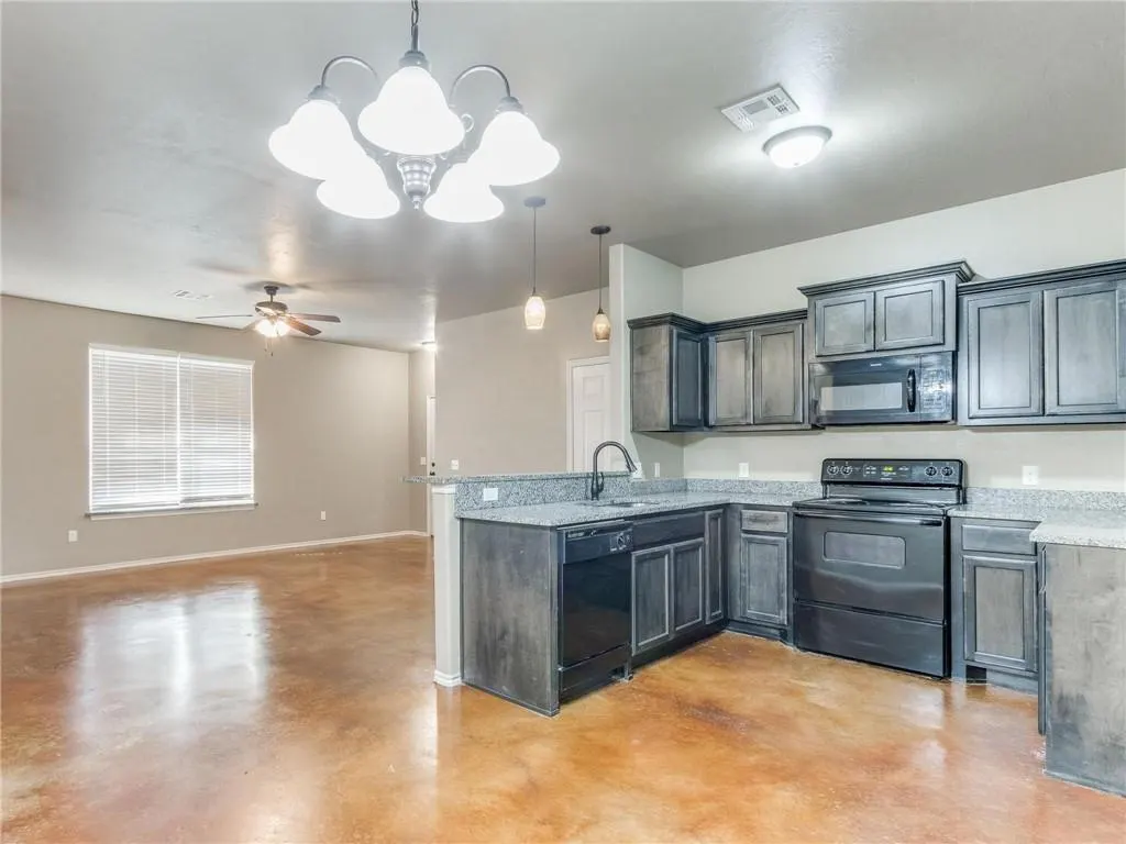 Photo 32 — 3028 Sydney Way, Chickasha, OK 73018